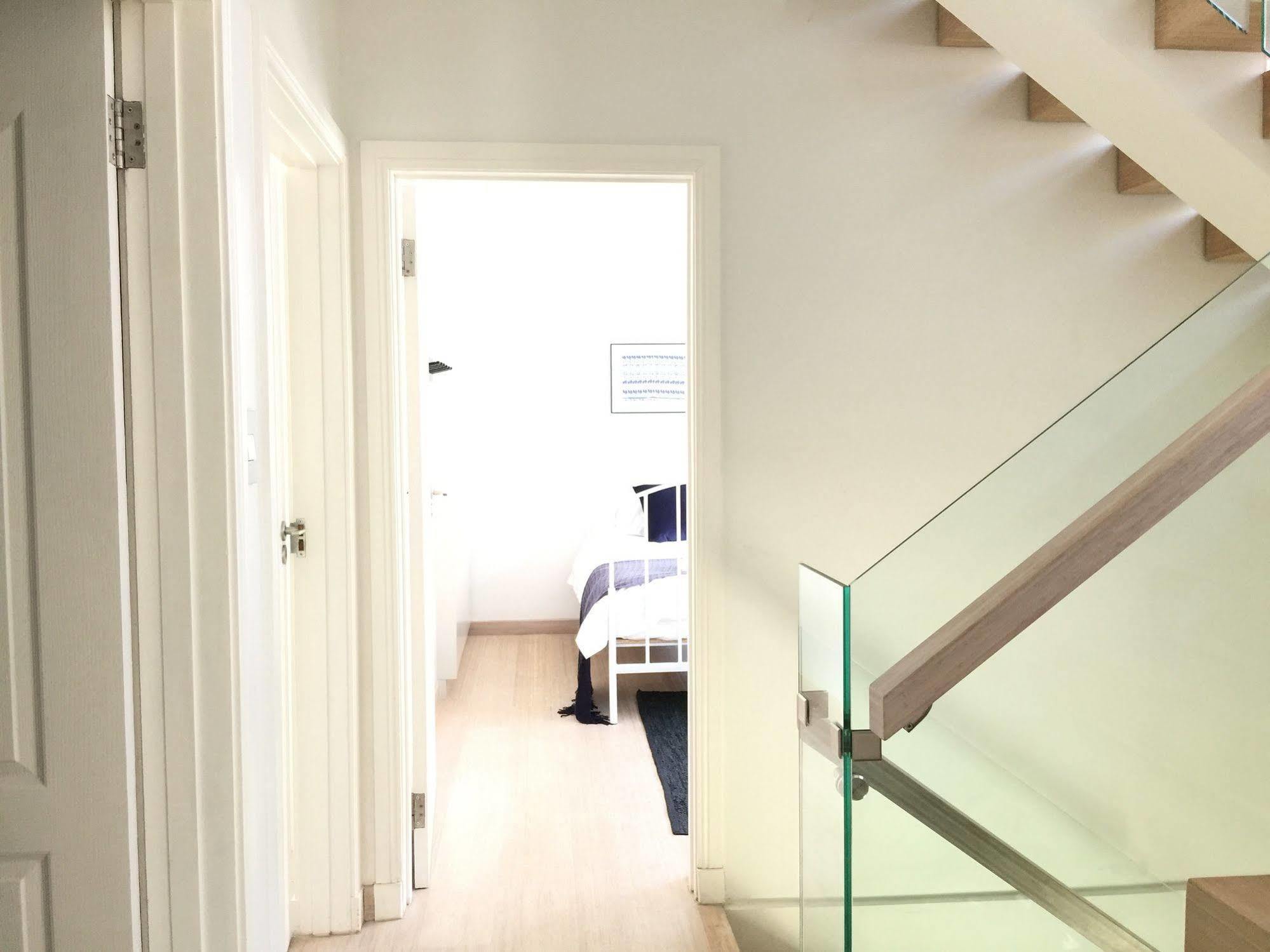 Cricklewood Place - Luxury Holiday Homes Villa *