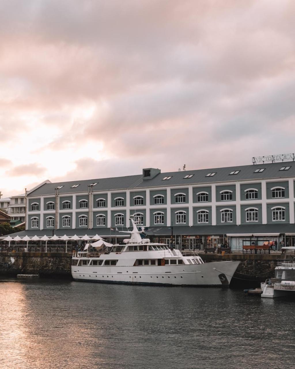 Jackie O Classic Luxury Yacht & Boutique Cape Town