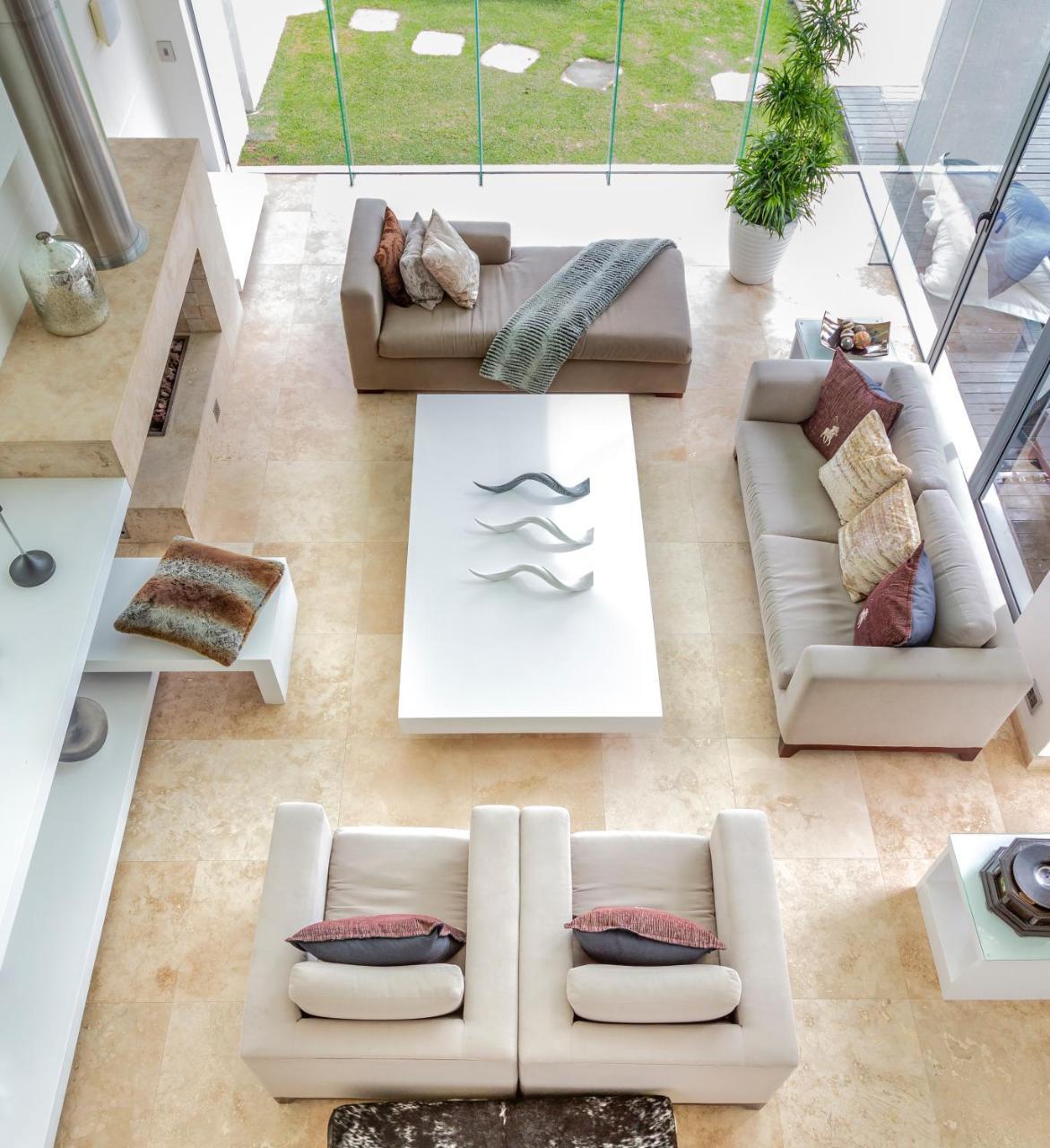 Hollywood Mansion & Camps Bay Villa