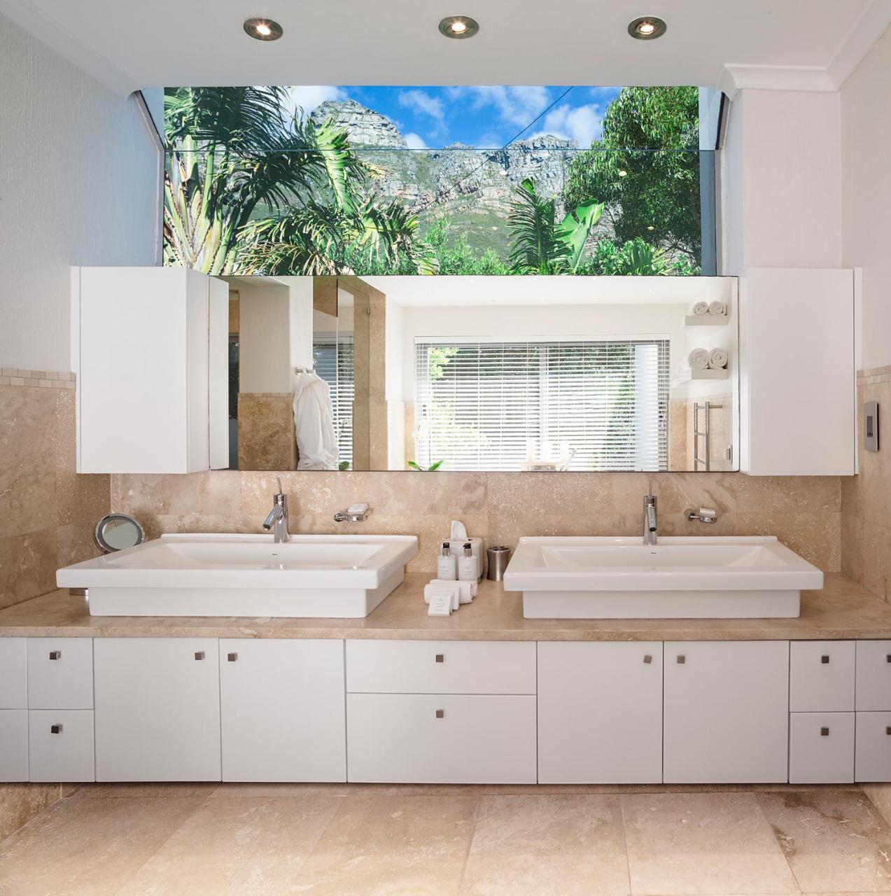 Hollywood Mansion & Camps Bay Villa