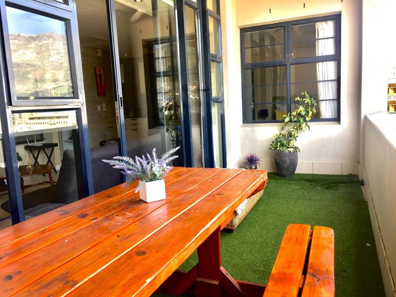 The Decks 1006 Apartment Cape Town