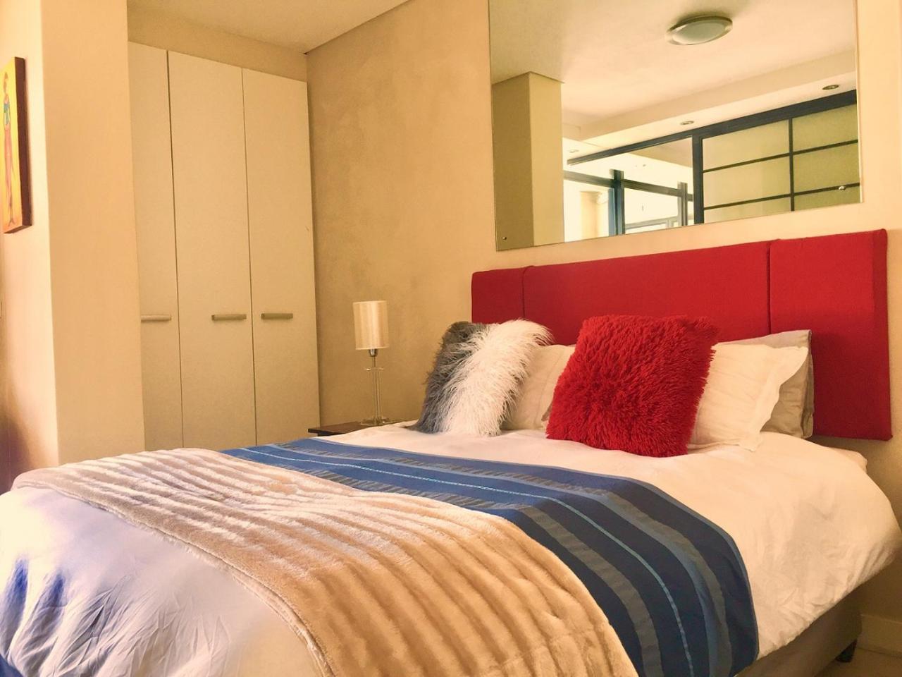The Decks 1006 Apartment Cape Town