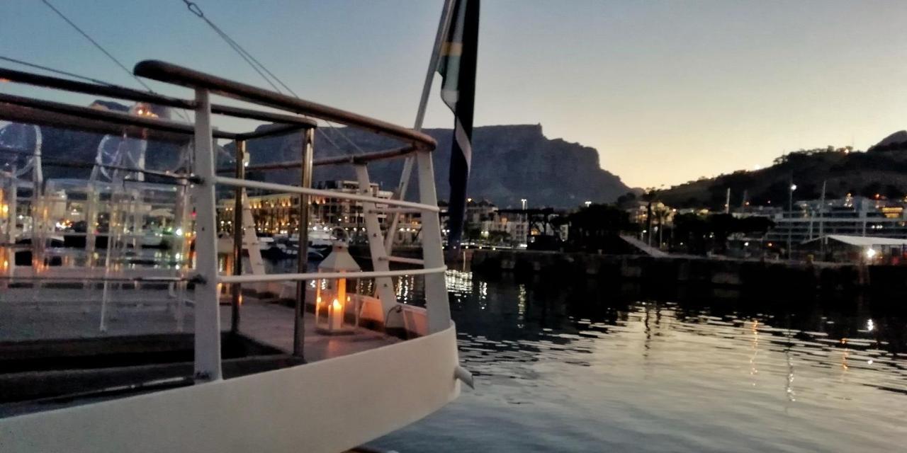 Botel Jackie O Classic Luxury Yacht & Boutique Cape Town