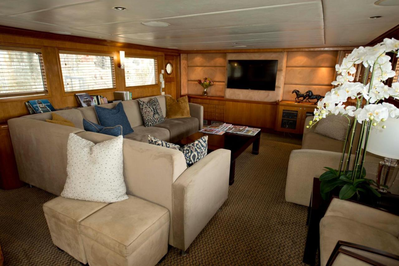 Jackie O Classic Luxury Yacht & Boutique