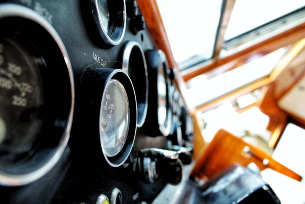 Jackie O Classic Luxury Yacht & Boutique Botel