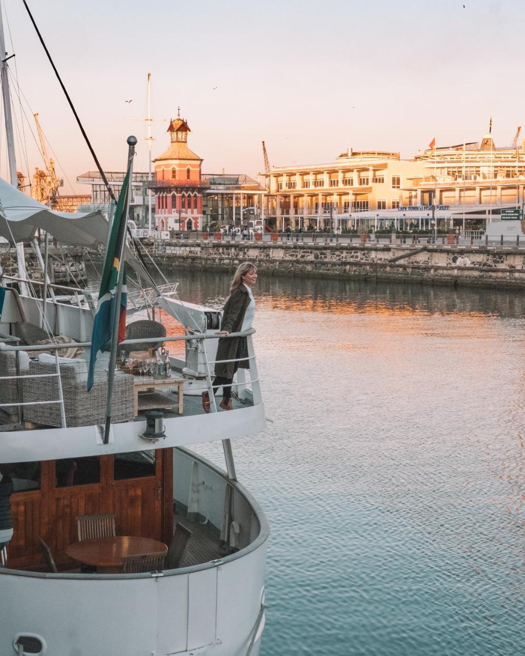 Jackie O Classic Luxury Yacht & Boutique