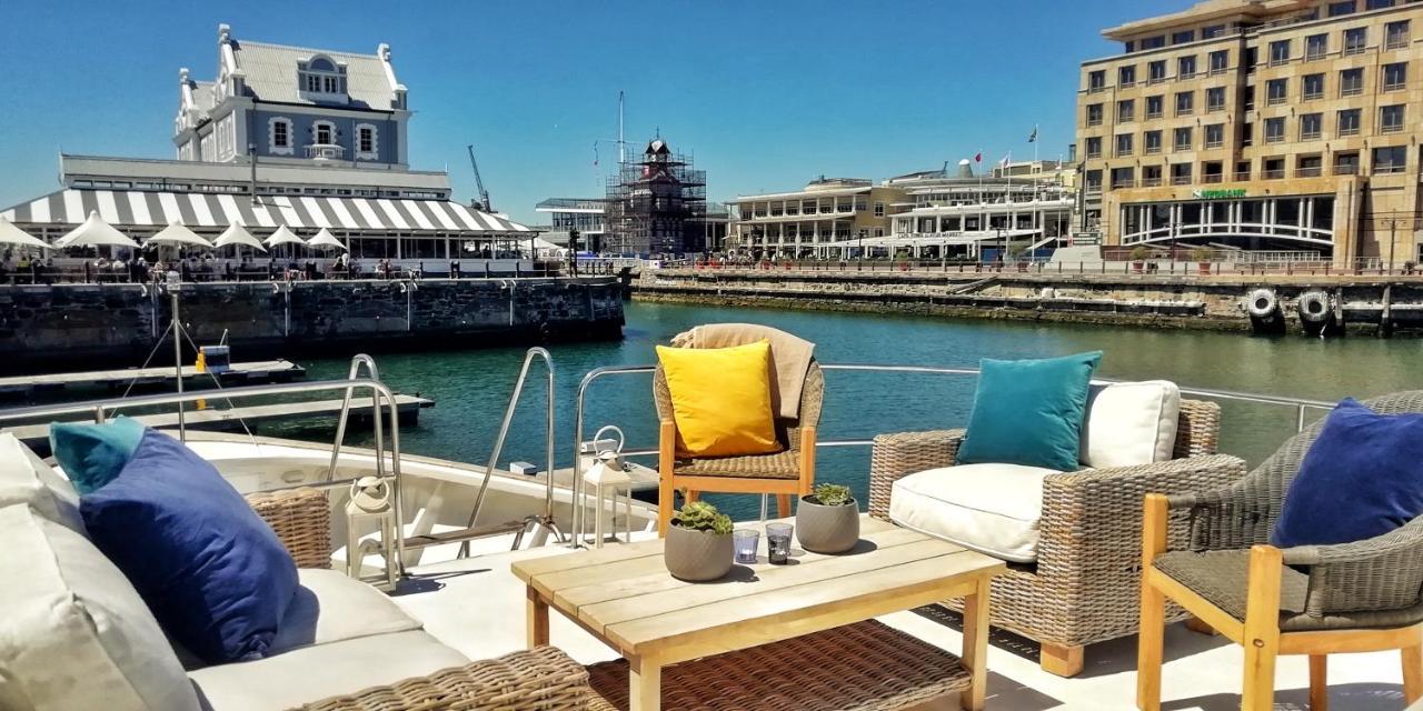 Botel Jackie O Classic Luxury Yacht & Boutique Cape Town