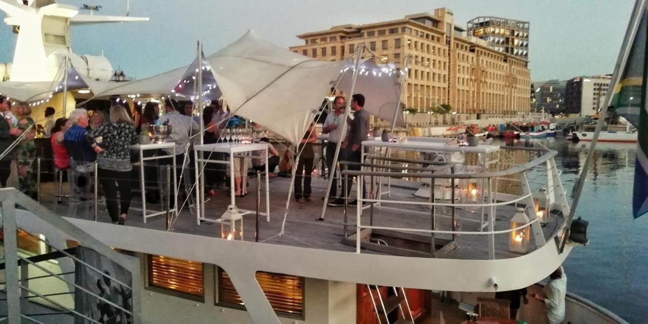 Botel Jackie O Classic Luxury Yacht & Boutique *