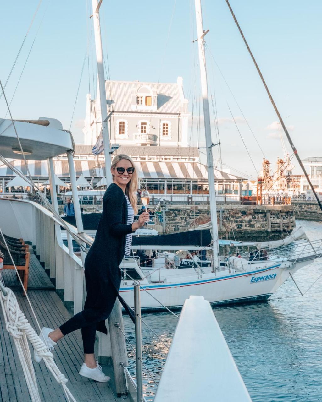 Jackie O Classic Luxury Yacht & Boutique *