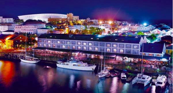 Jackie O Classic Luxury Yacht & Boutique * Cape Town