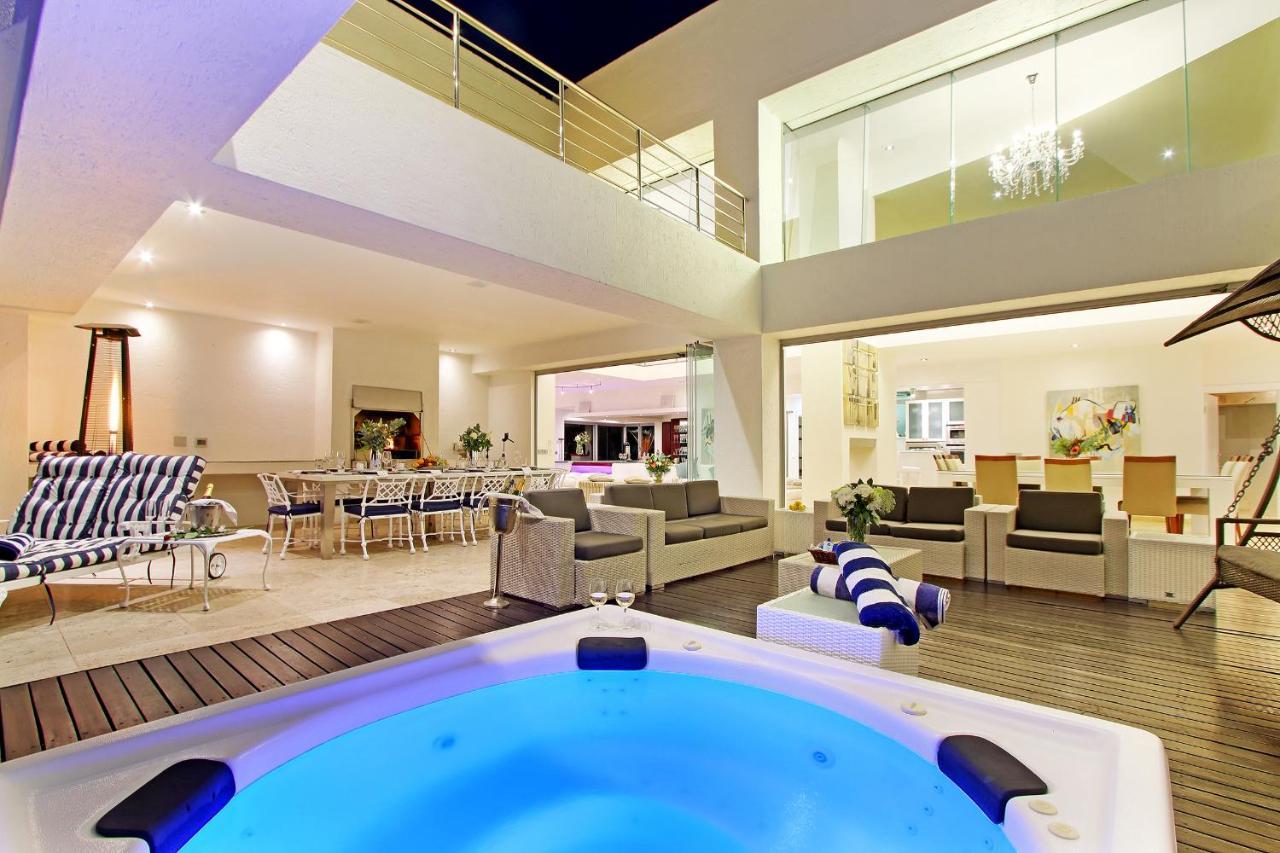 Hollywood Mansion & Camps Bay Villa *