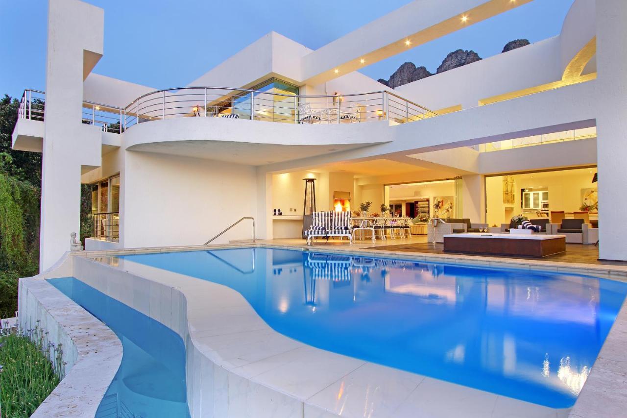 Villa Hollywood Mansion & Camps Bay *
