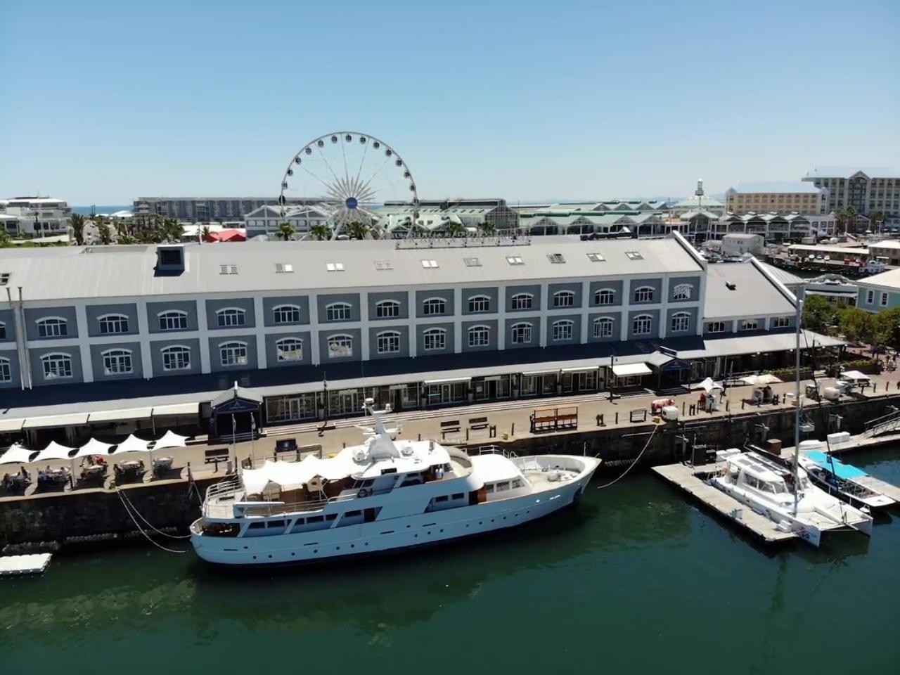 Jackie O Classic Luxury Yacht & Boutique Botel Cape Town