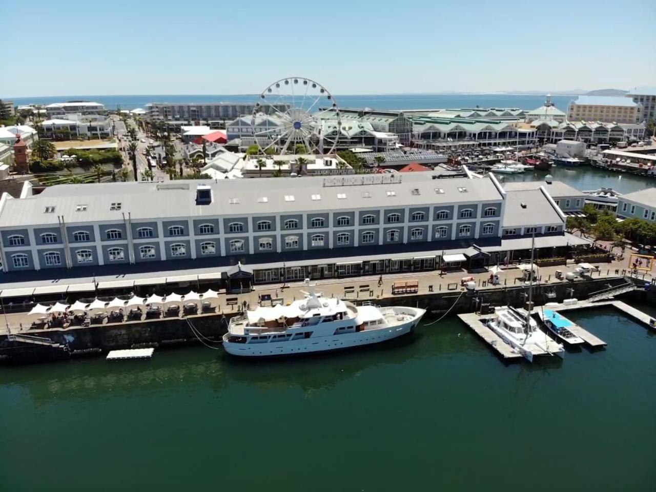 Botel Jackie O Classic Luxury Yacht & Boutique Cape Town