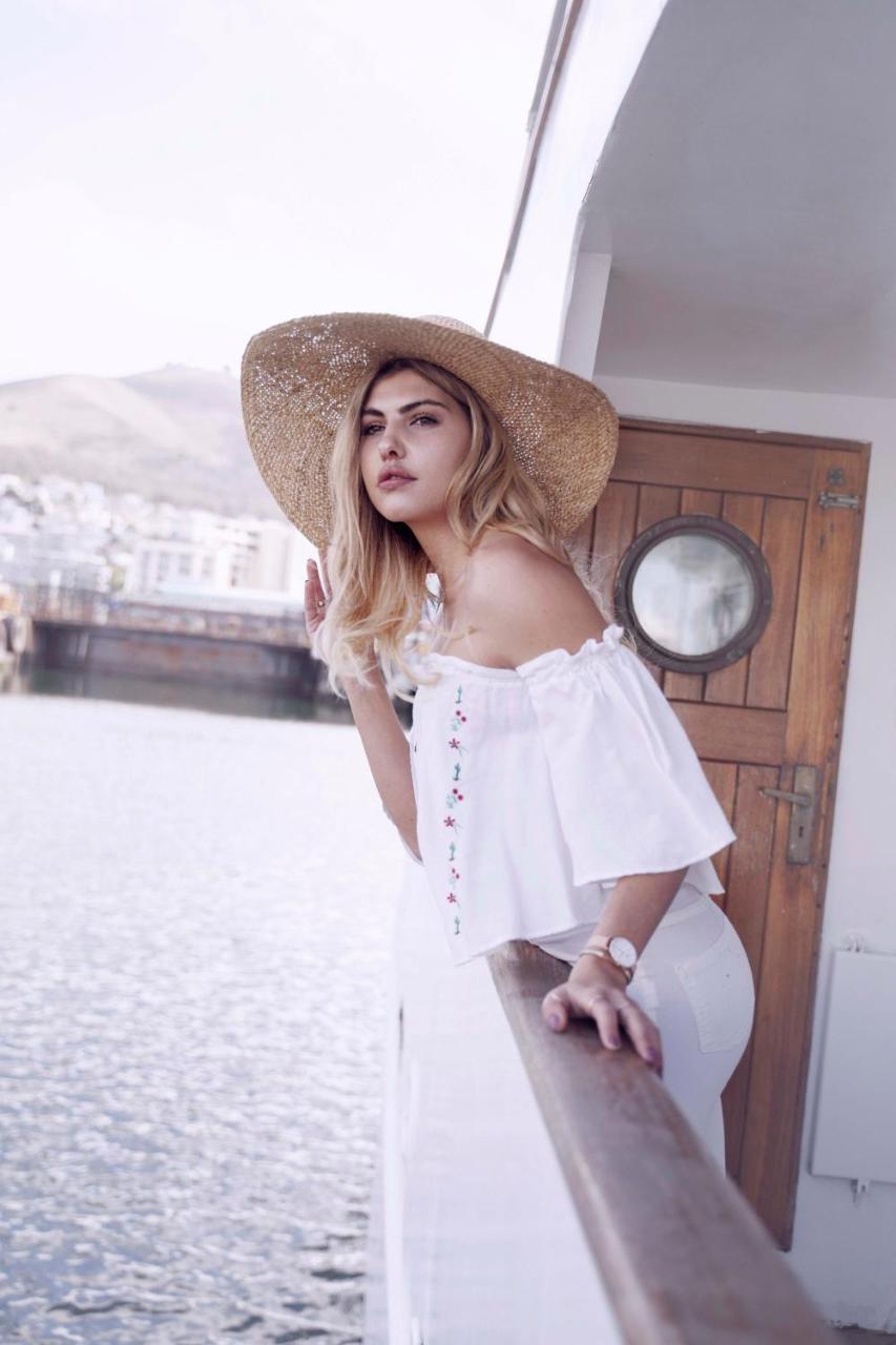 Botel Jackie O Classic Luxury Yacht & Boutique