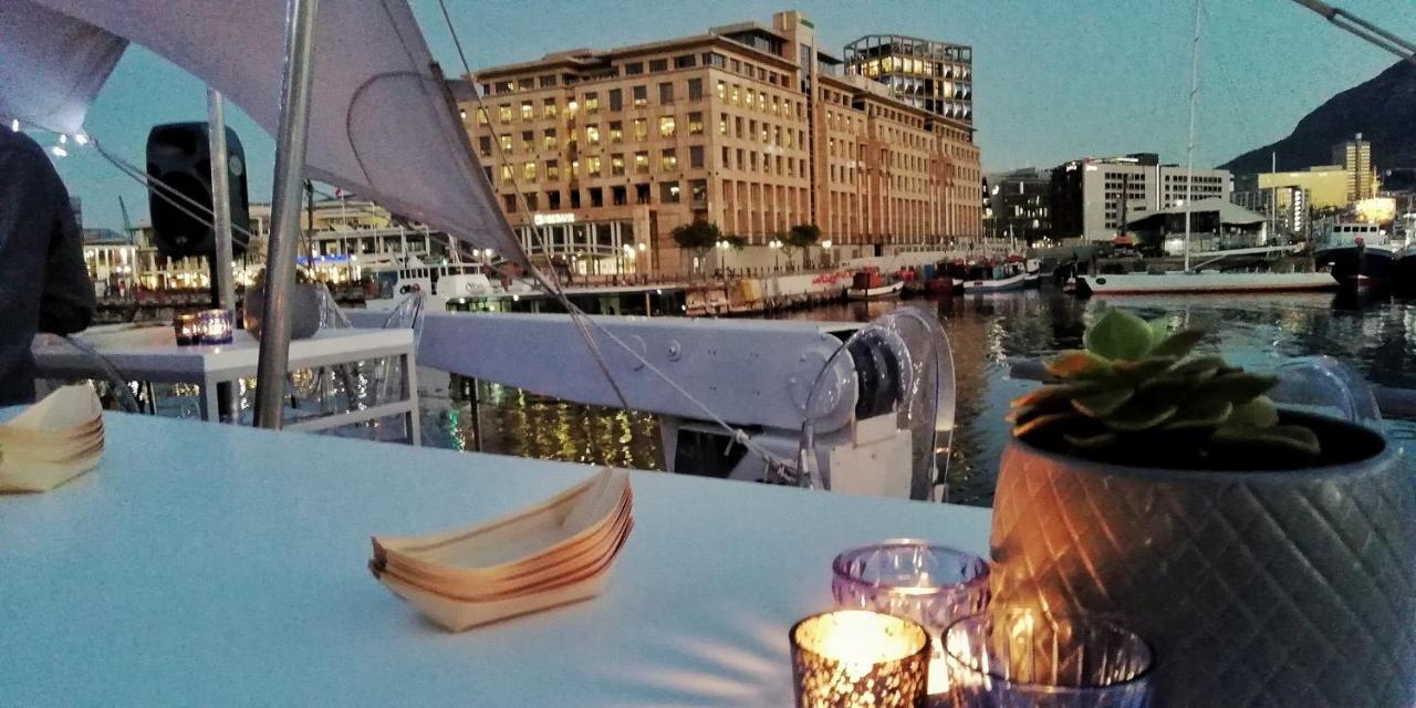 Botel Jackie O Classic Luxury Yacht & Boutique Cape Town