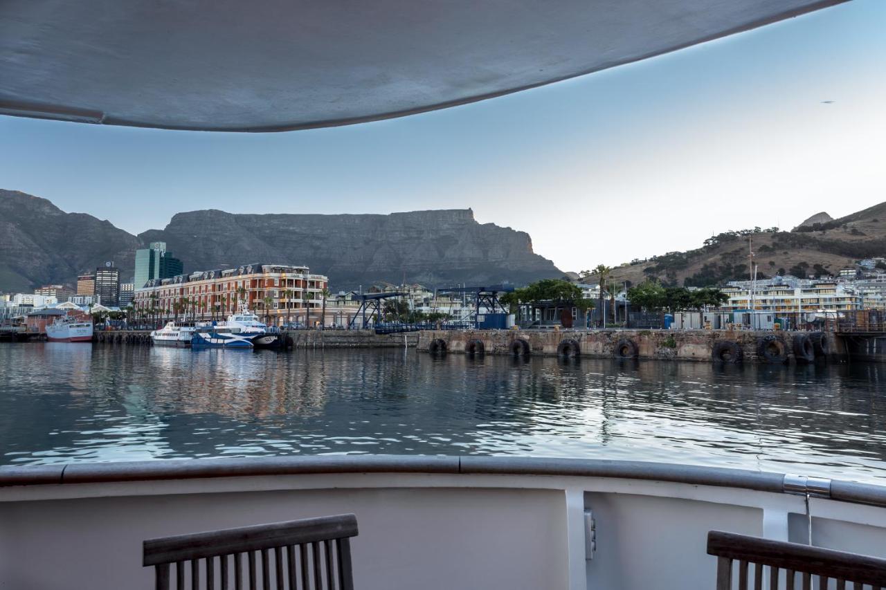 Botel Jackie O Classic Luxury Yacht & Boutique Cape Town