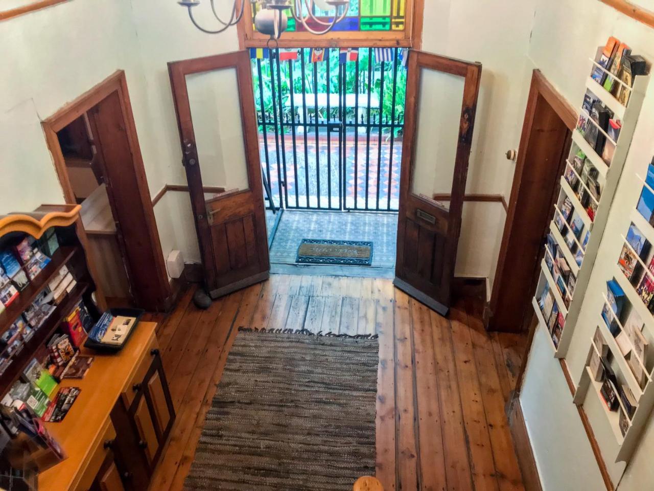 Oak Backpackers Hostel