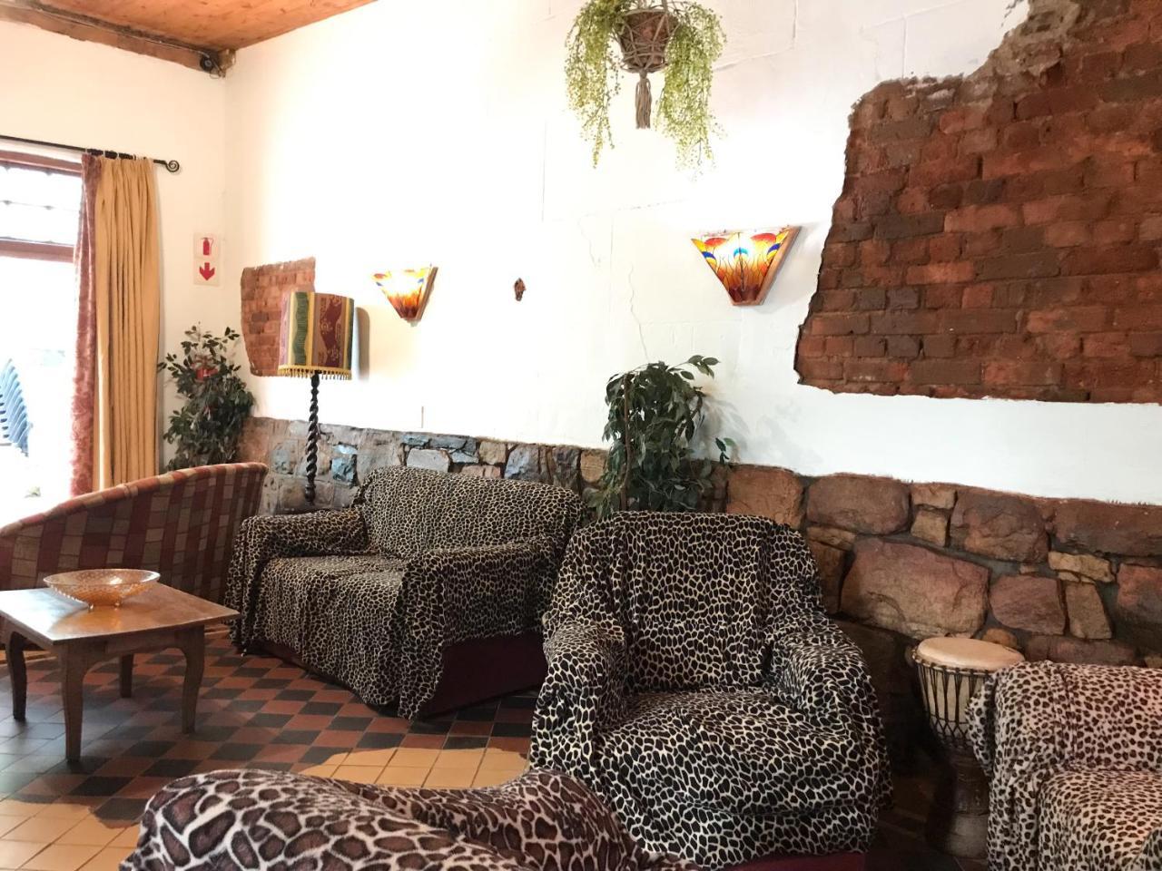 Oak Backpackers Hostel