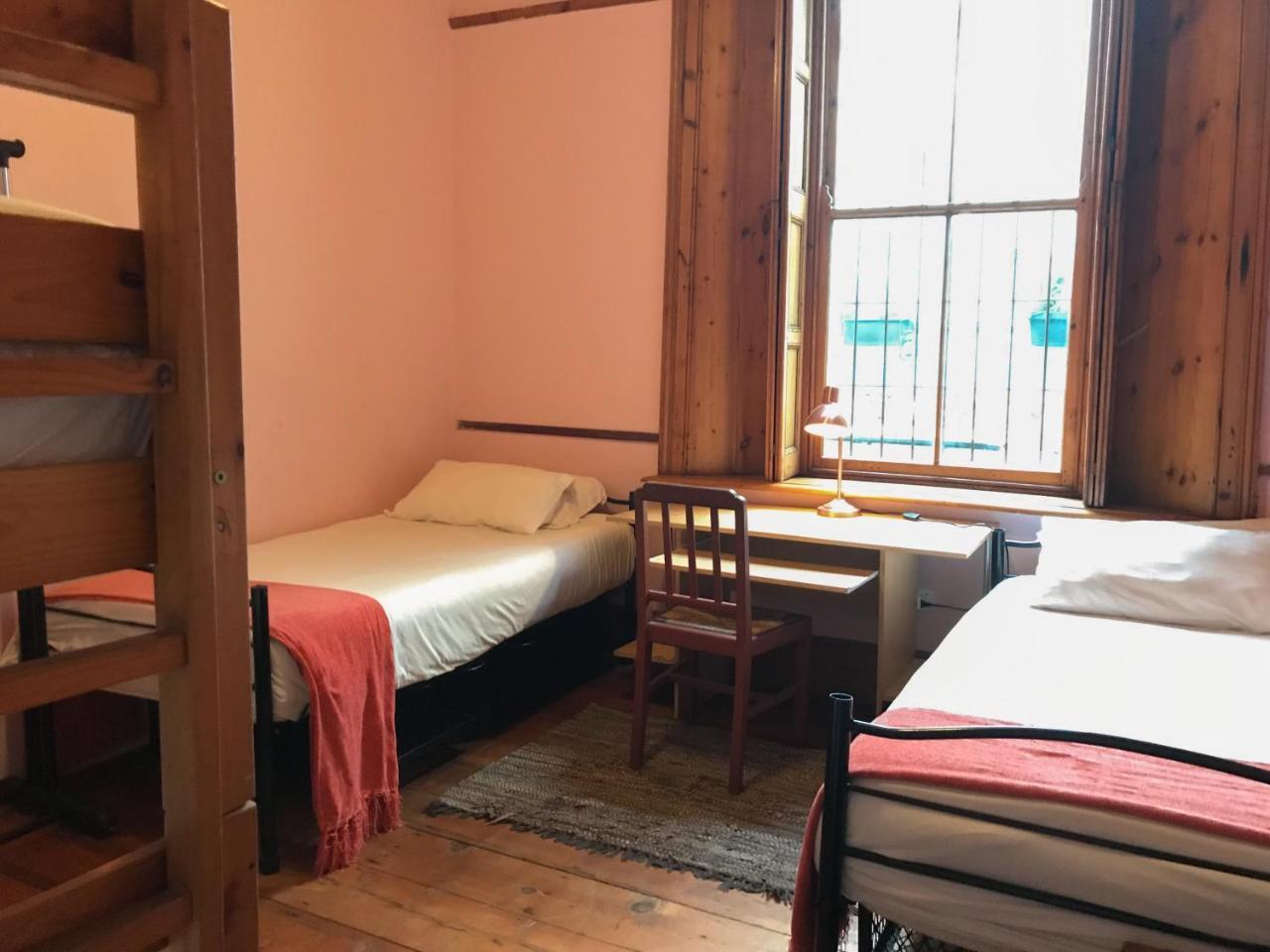 Oak Backpackers Hostel Cape Town