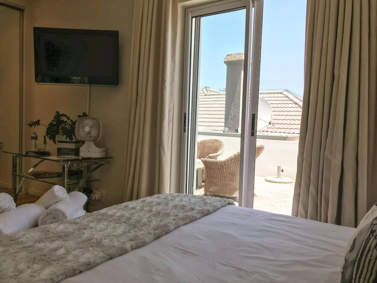Maison Normandie Bed & Breakfast 4*
