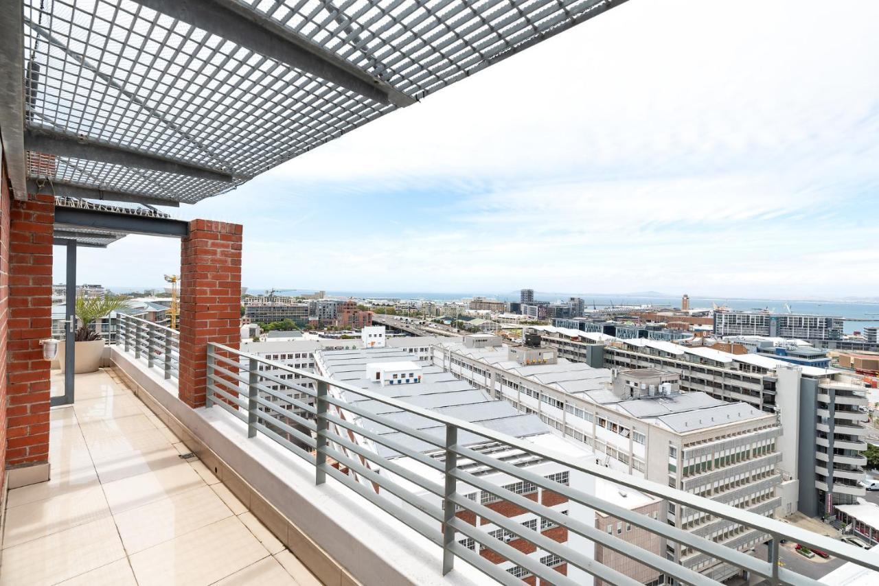 Metropolis Luxury * Cape Town