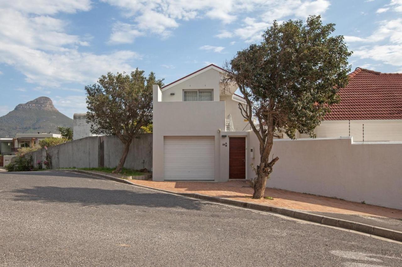 Guest house 20 Belladonna Avenue Vredehoek Cape Town