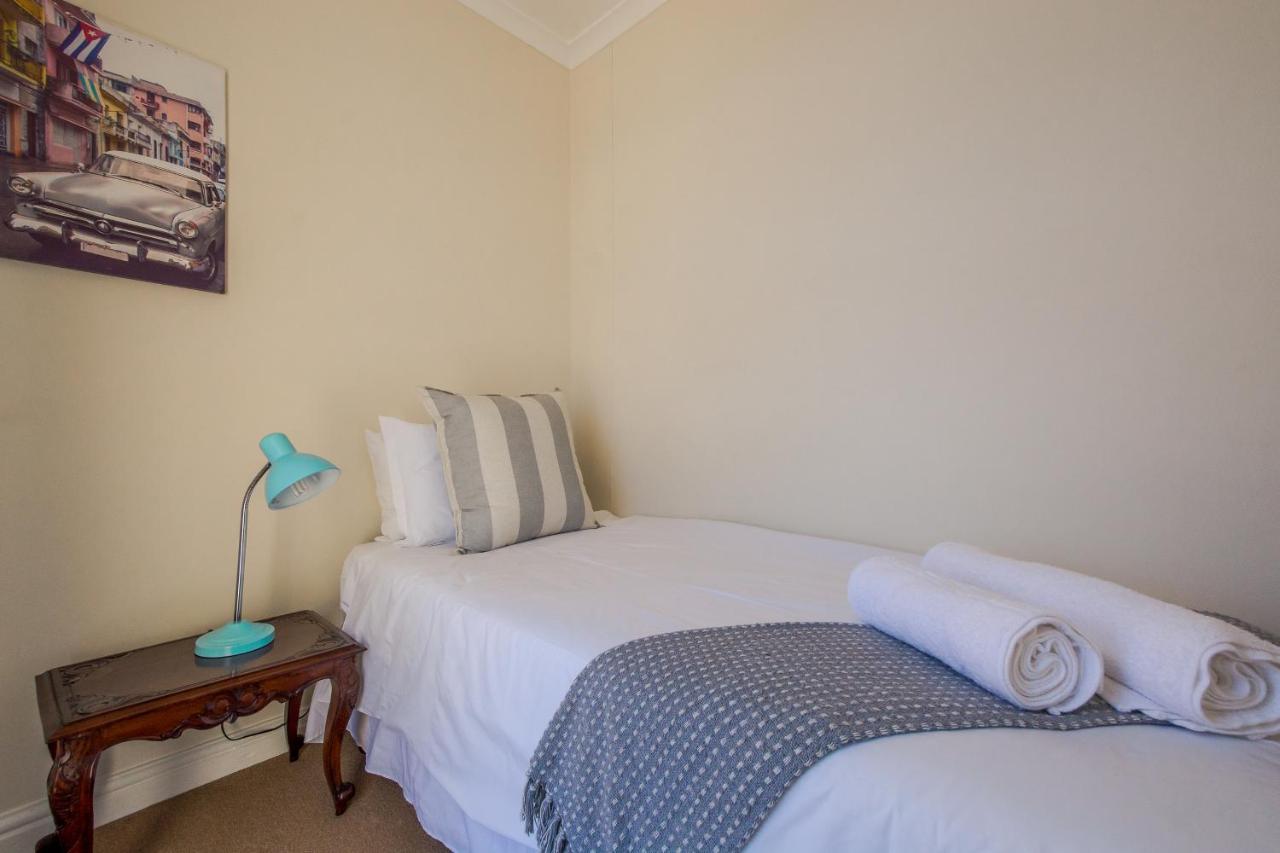 Apartment Dollar Blouberg