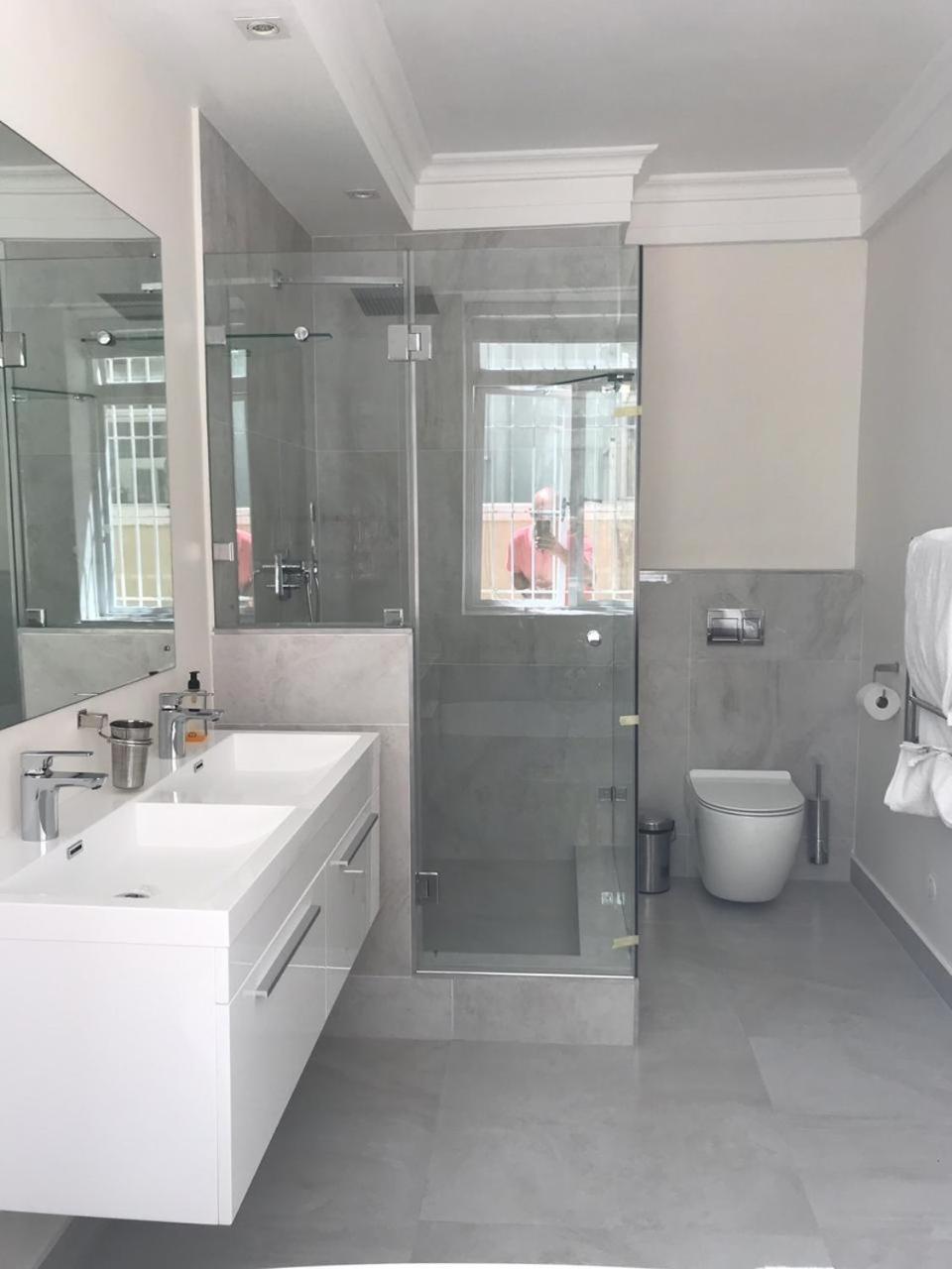 Bantry Bay Luxury 4*