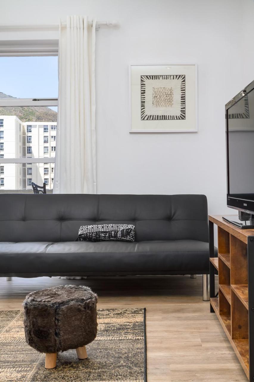 Bay Point C10 Apartment