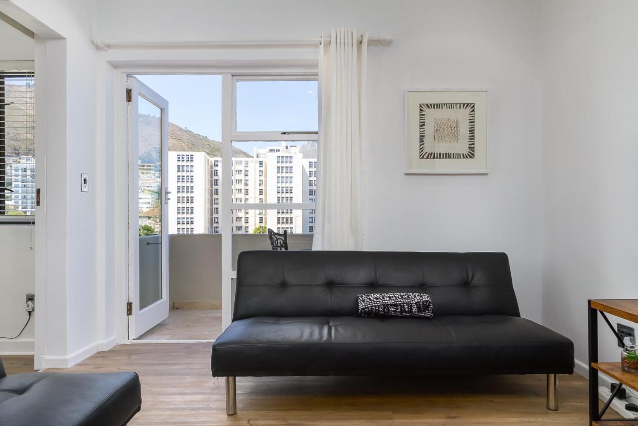 Bay Point C10 Apartment *