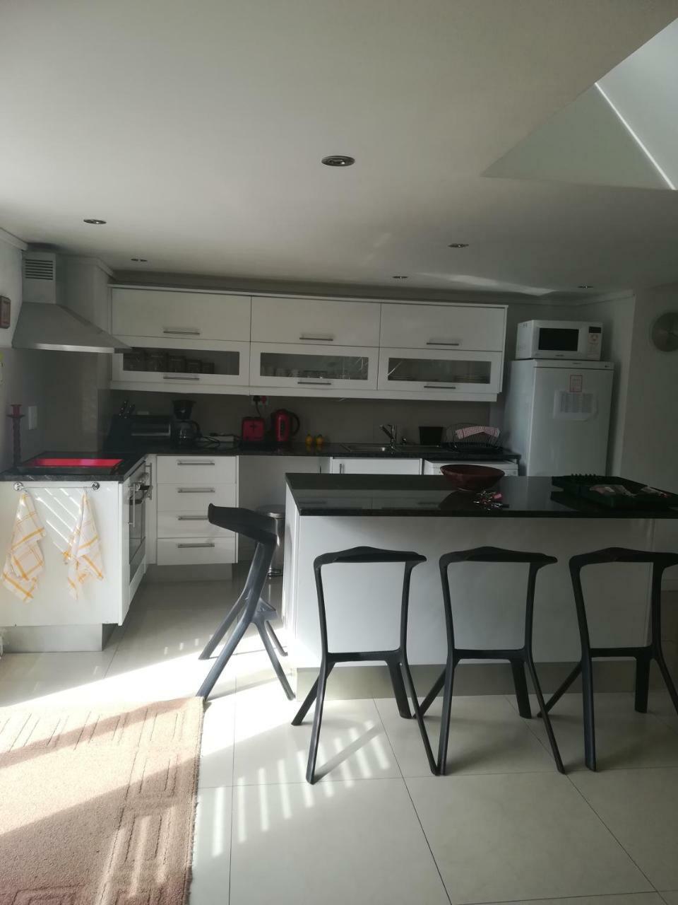 Victoria Beach Apartment