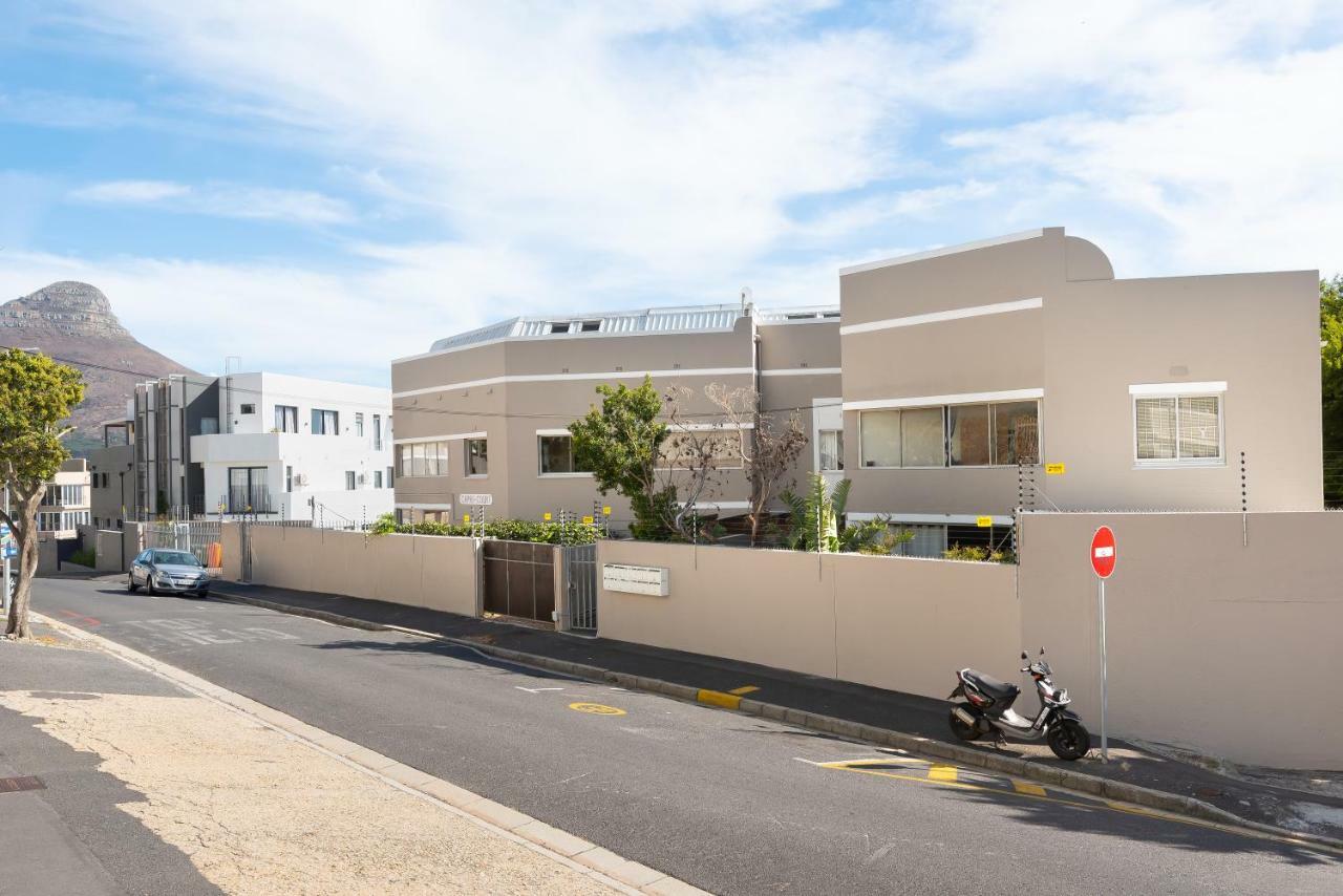 Apartment Capricourt 5 *