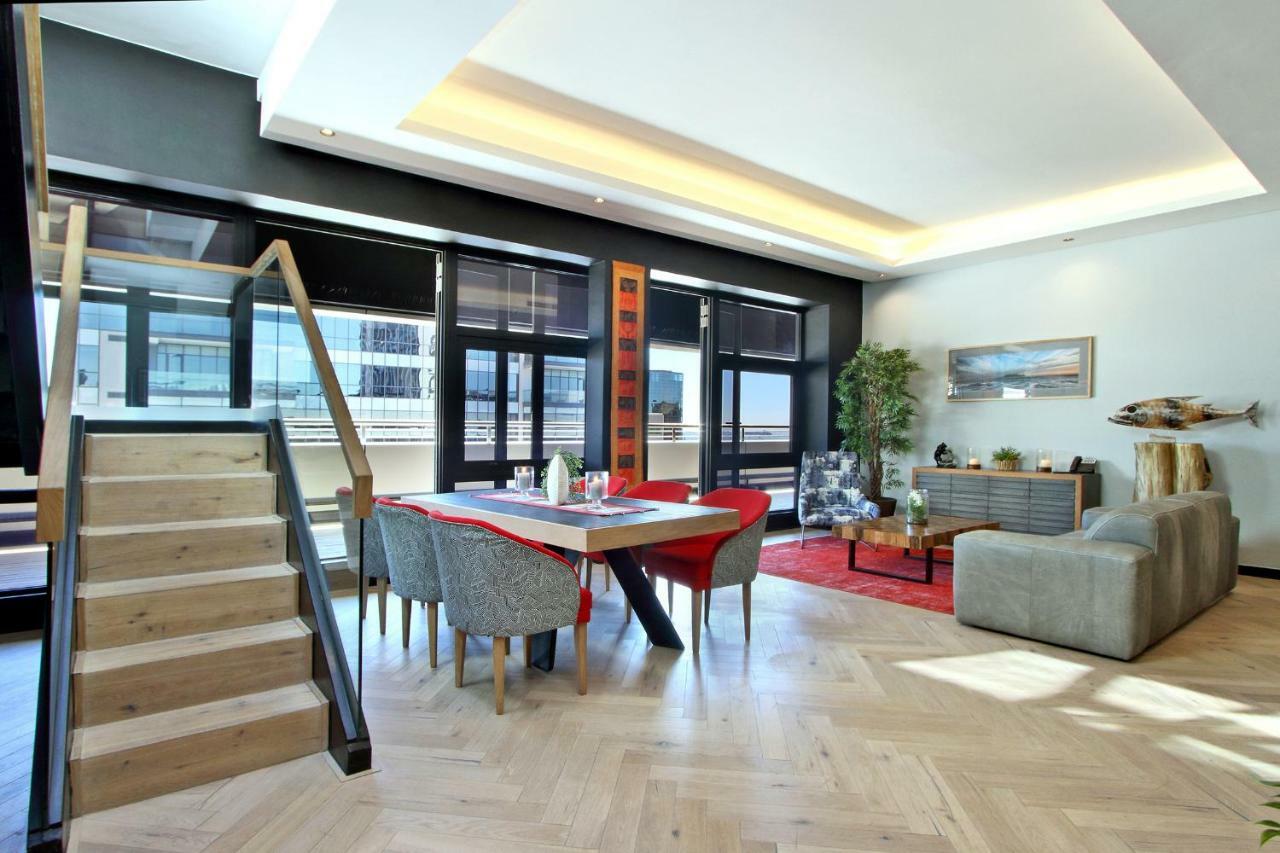 Penthouse Henning@the Onyx * Cape Town