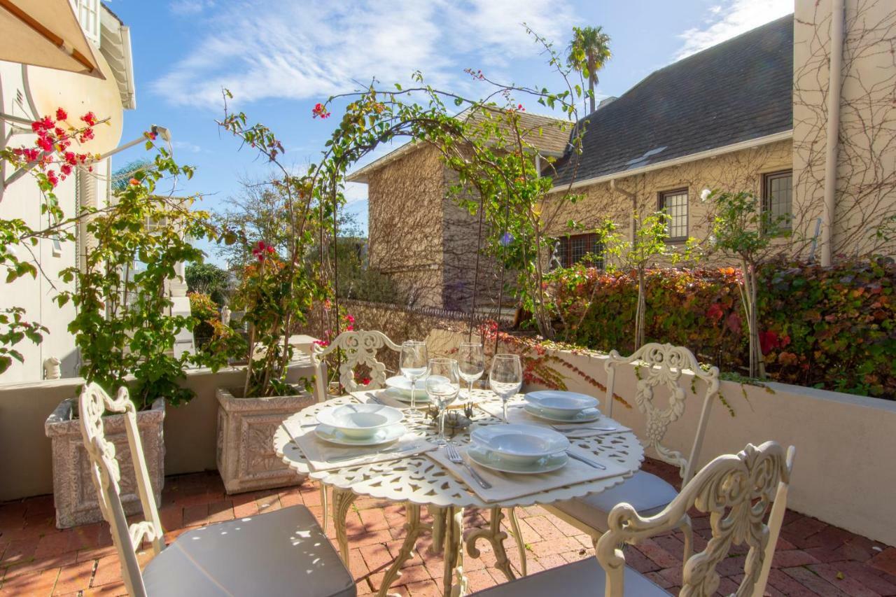 Guest house Rhonda's Manor Cape Town