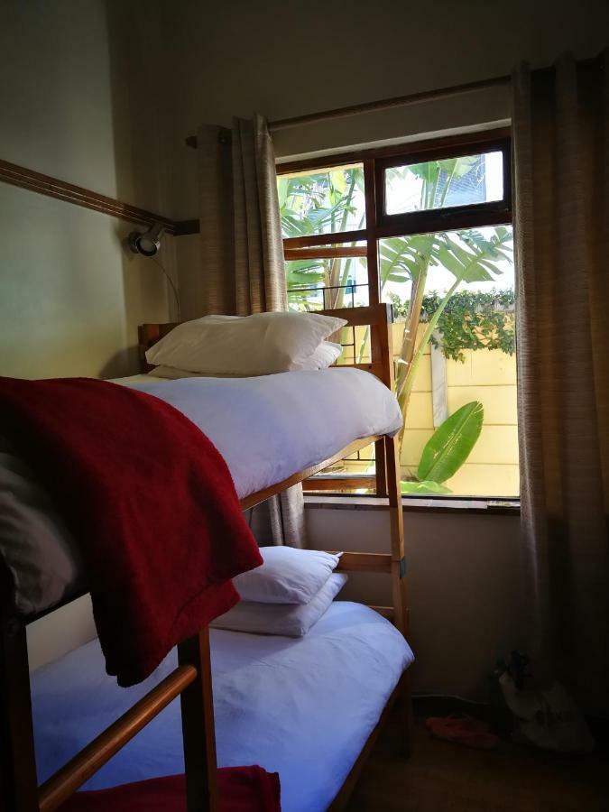 A Sunflower Stop Backpackers Albergue *