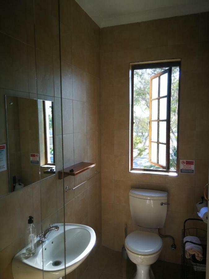 A Sunflower Stop Backpackers Albergue *