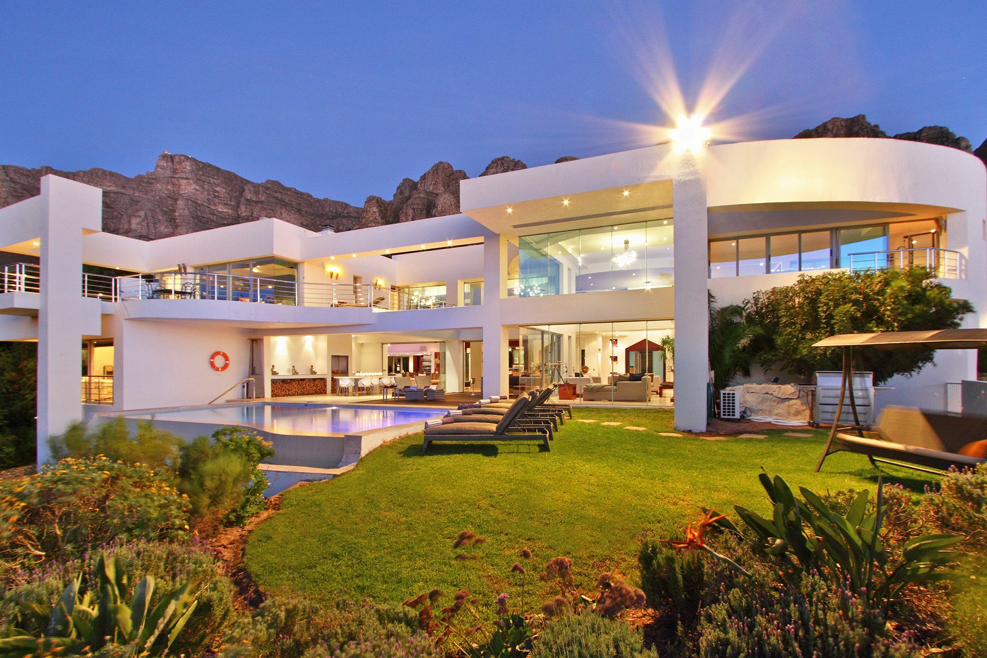 Hollywood Mansion & Camps Bay * Cape Town