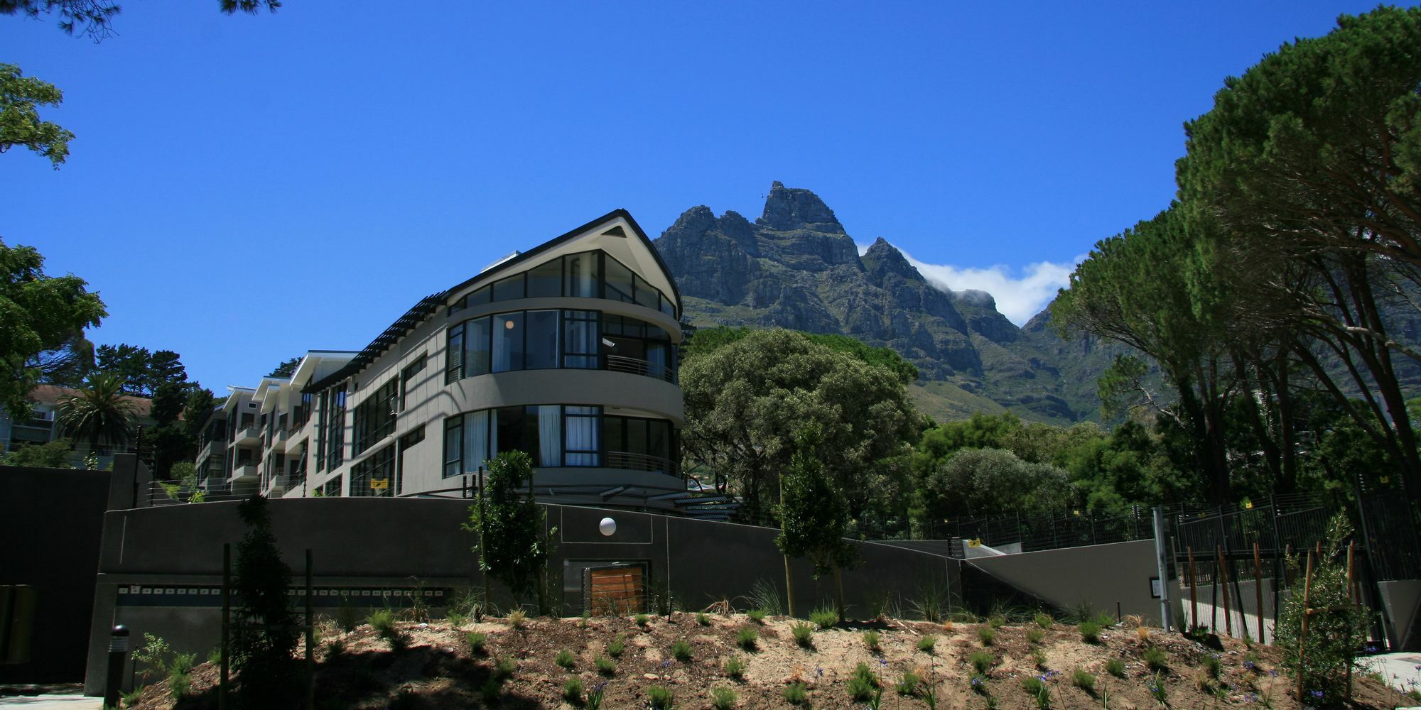 The Glen Aparthotel