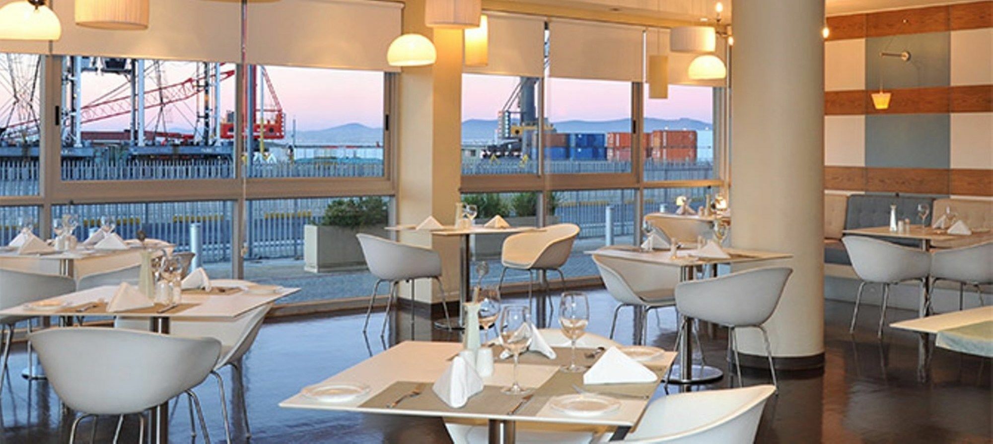214 Harbour Bridge Apartment Cape Town