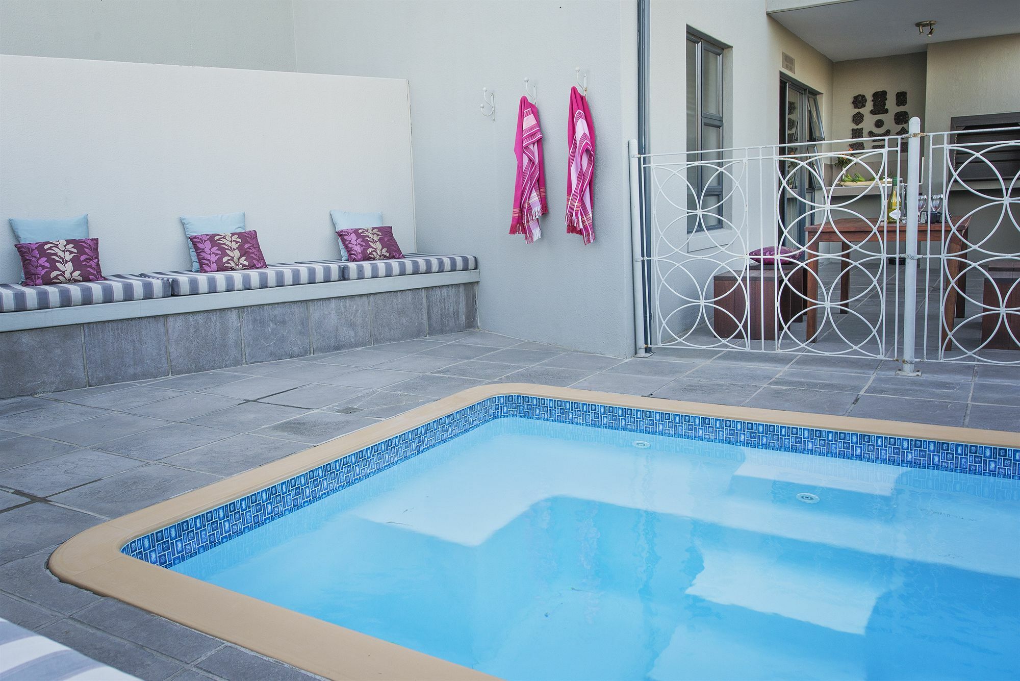 Burgundy Luxury Apartment Cape Town