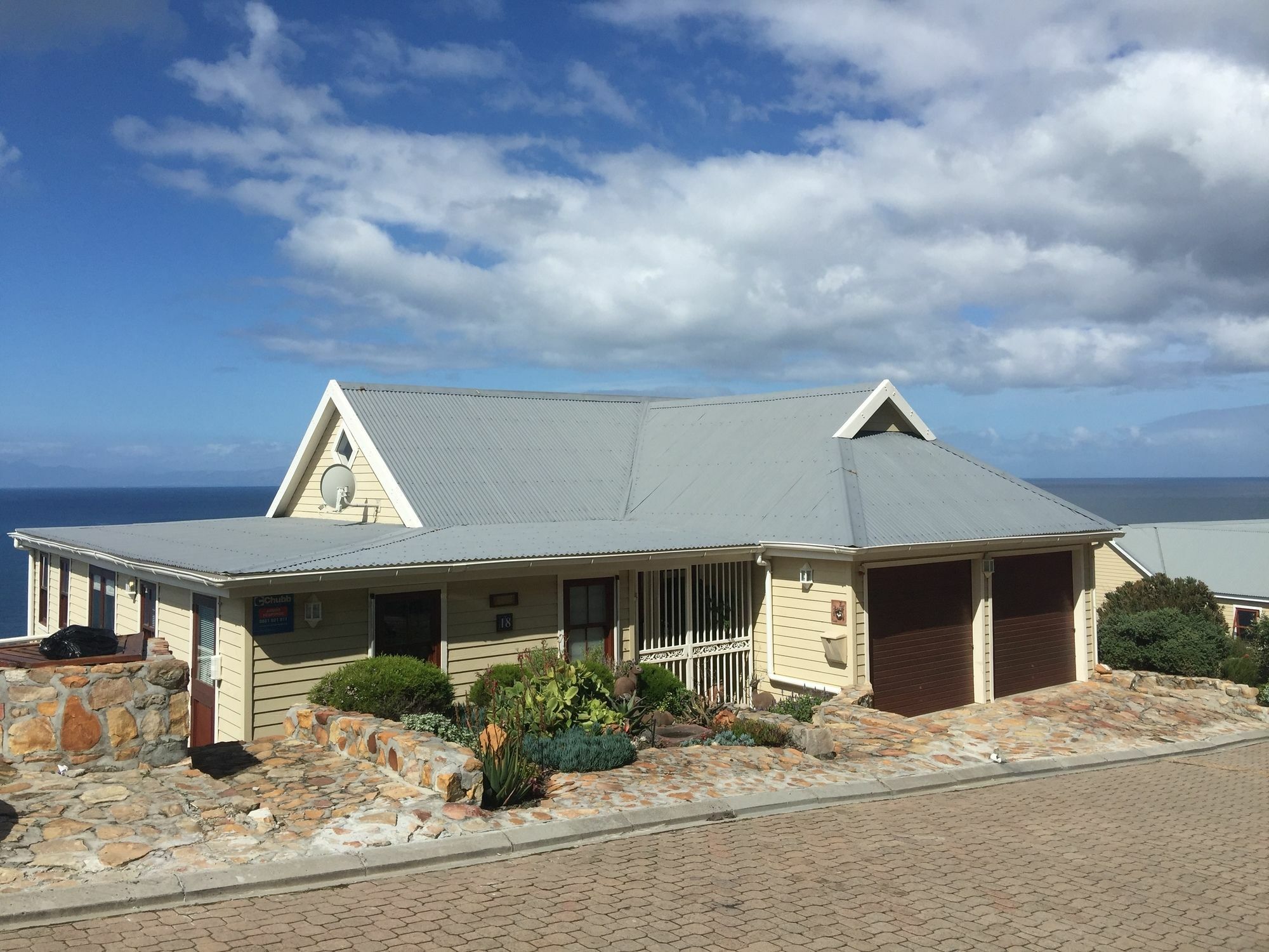 Berg And Guest house 3*