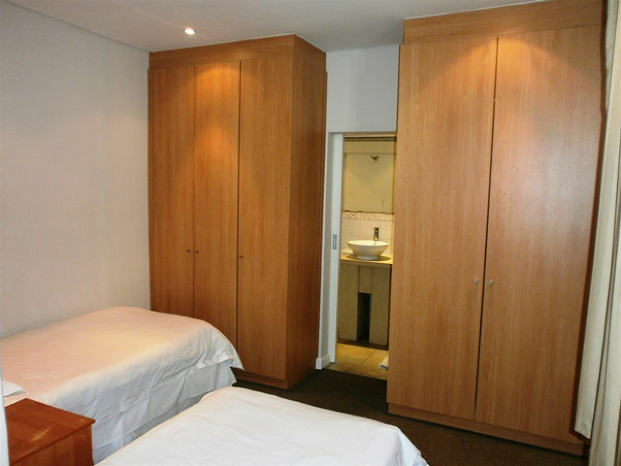 Glaston House Apartment