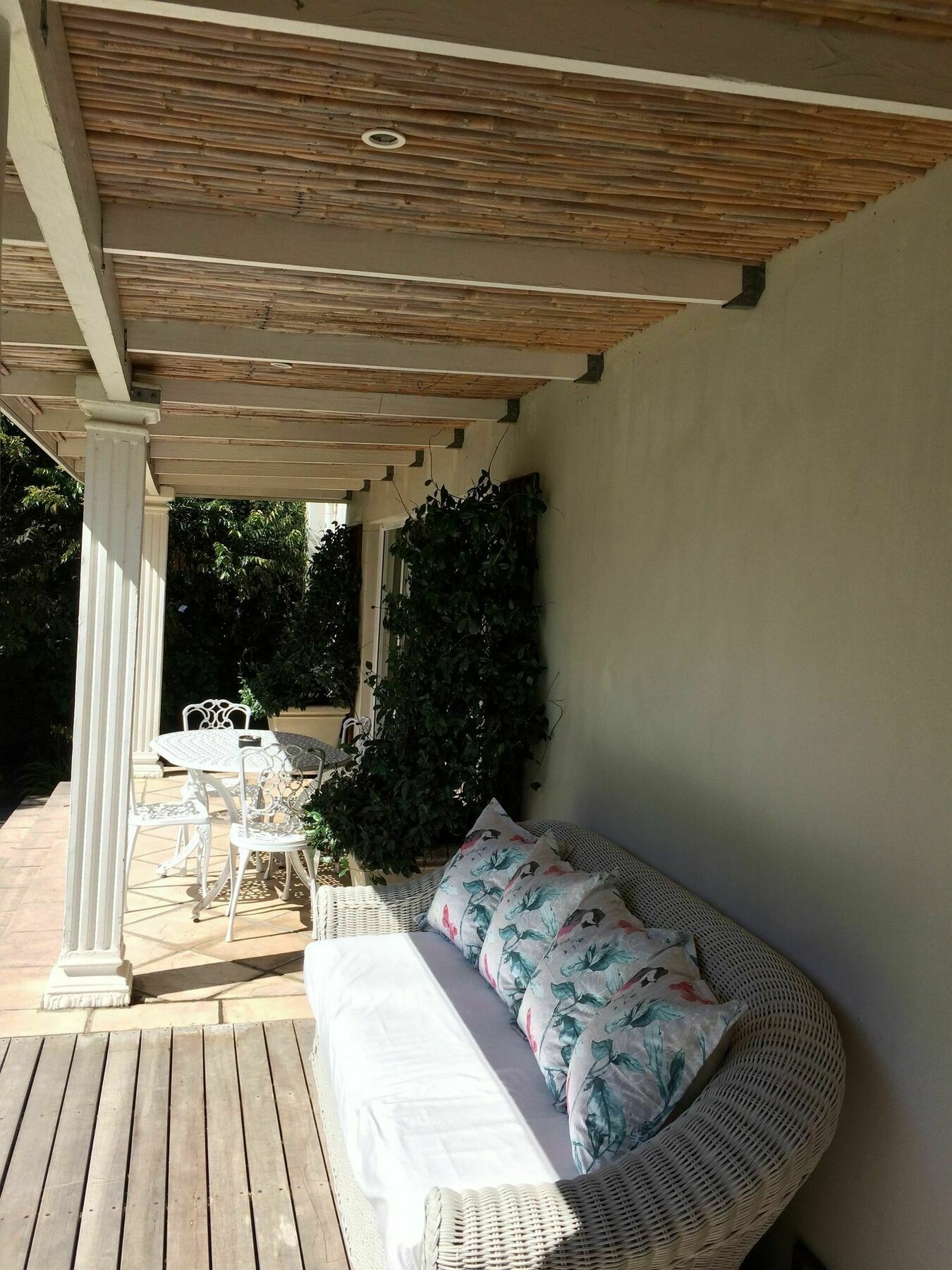Camelot In Constantia Bed & Breakfast 3*