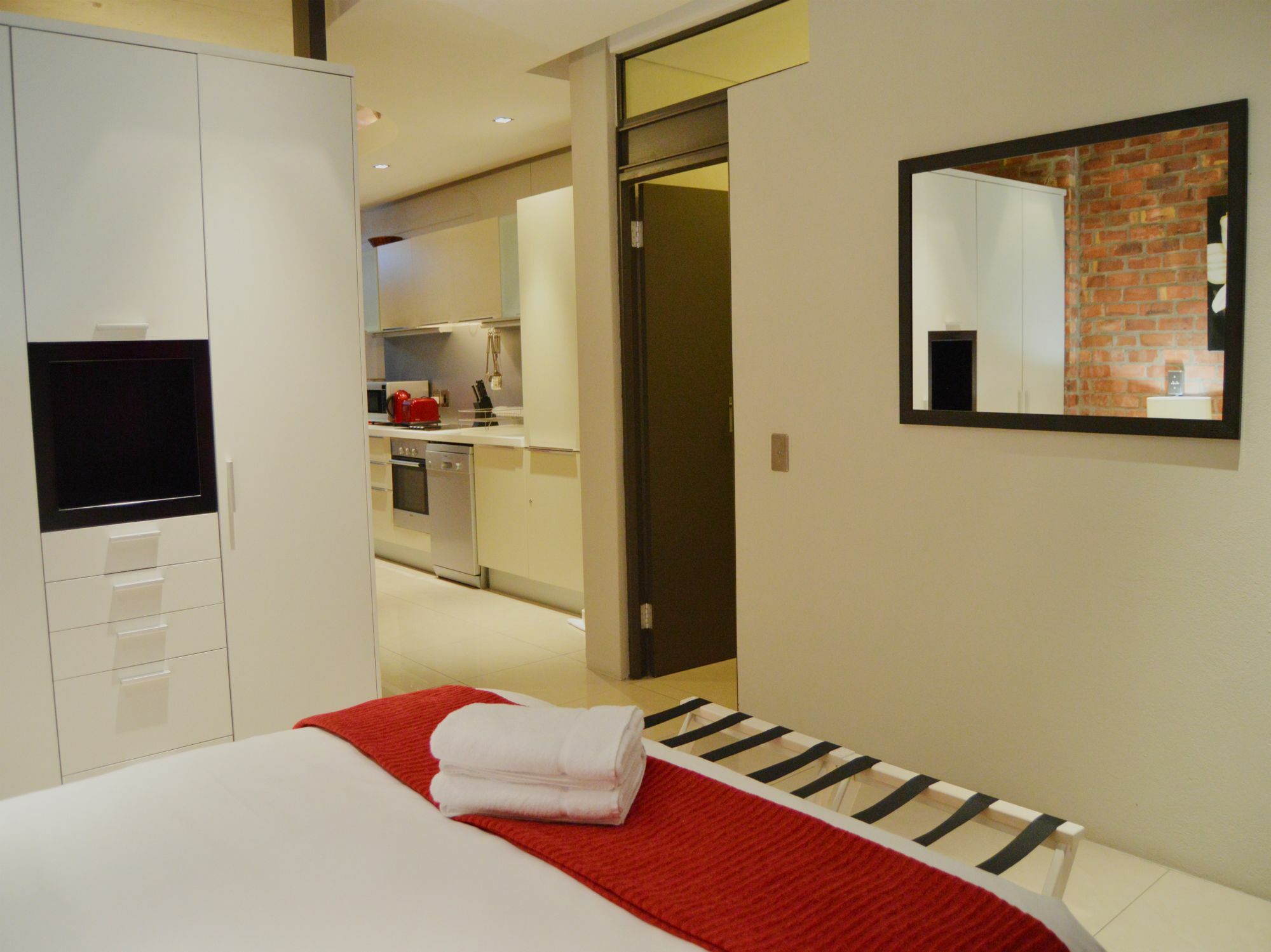 Metropolis Luxury Apartment