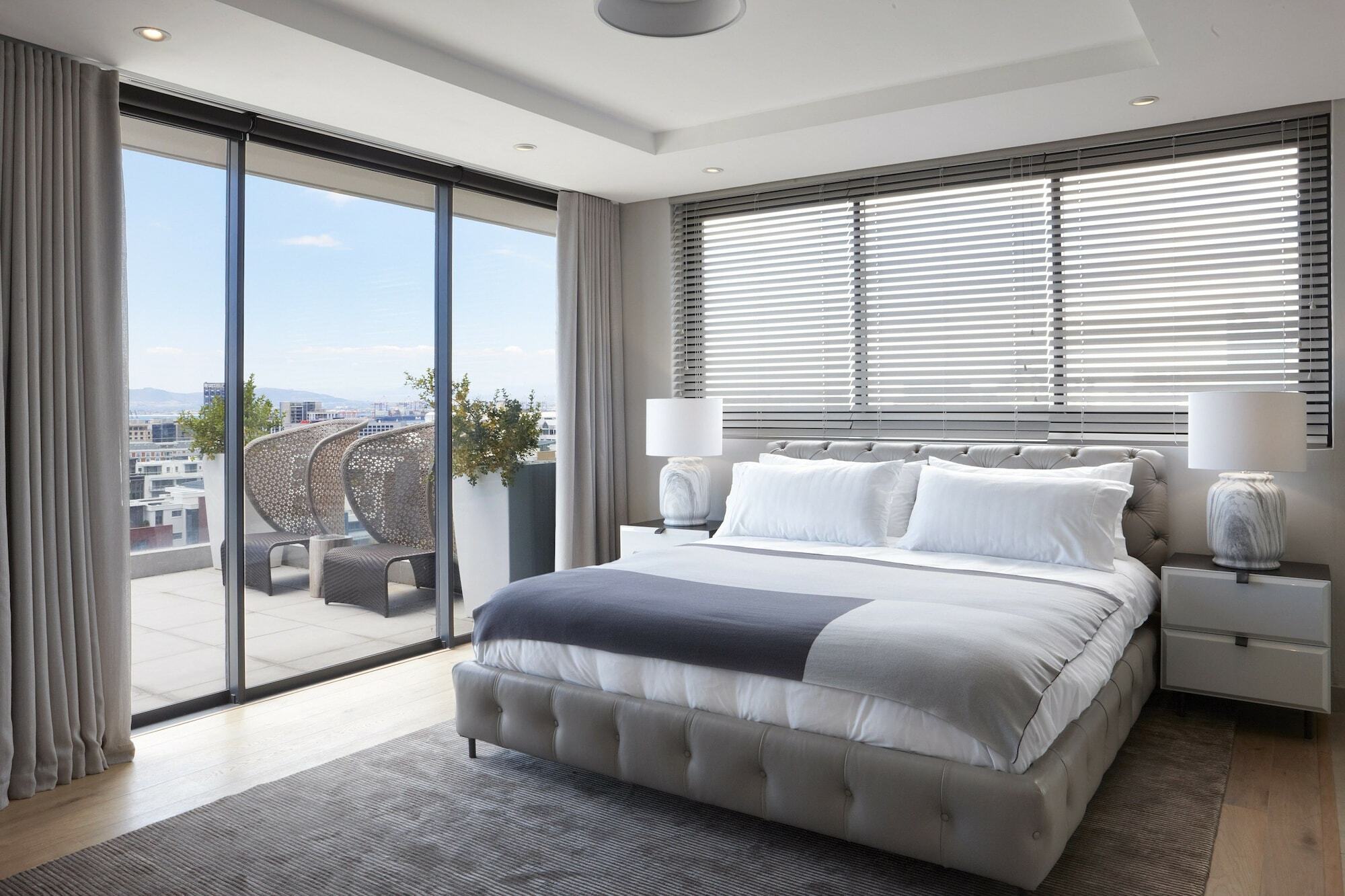 Jade D'luca Apartment