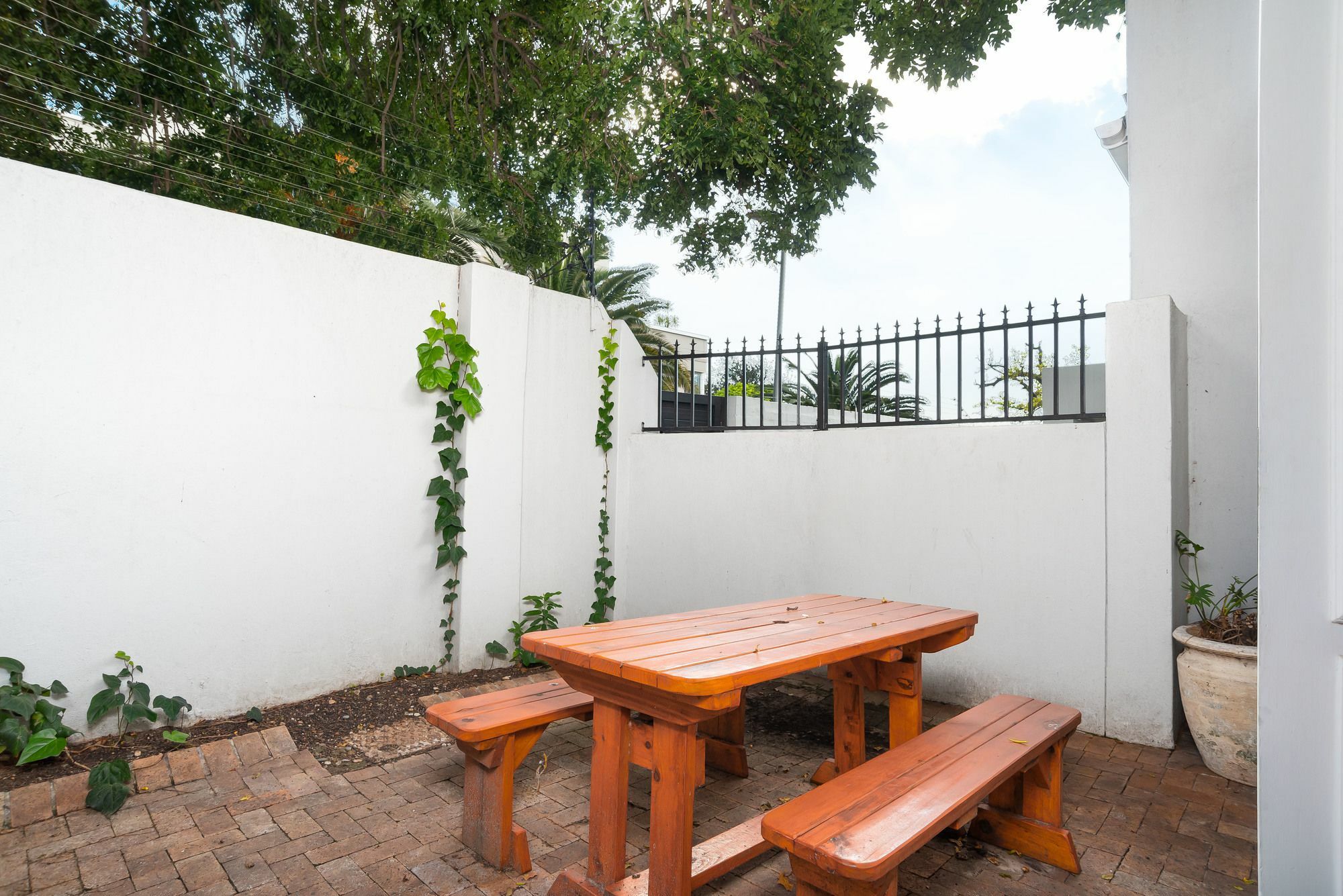 Apartment Courtyard On Higgo 6 *