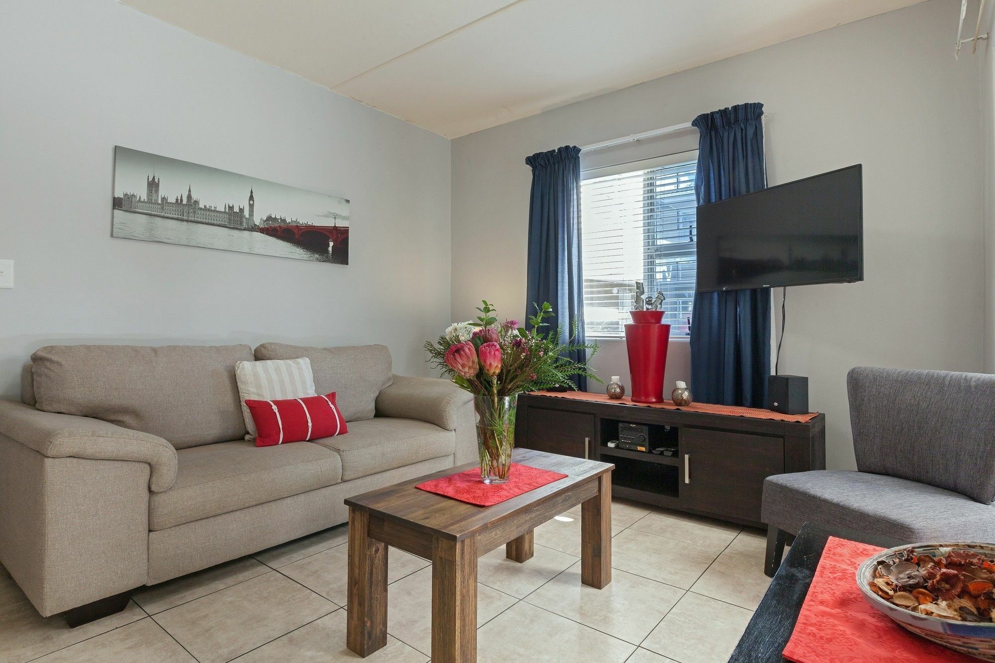 Manhattan Square 12 By Ctha Cape Town