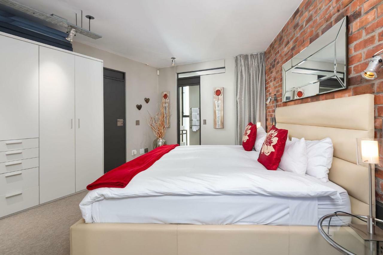 Metropolis Luxury * Cape Town