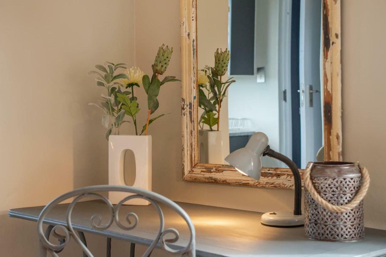 Apartment 11 Deerpark Drive East Cape Town